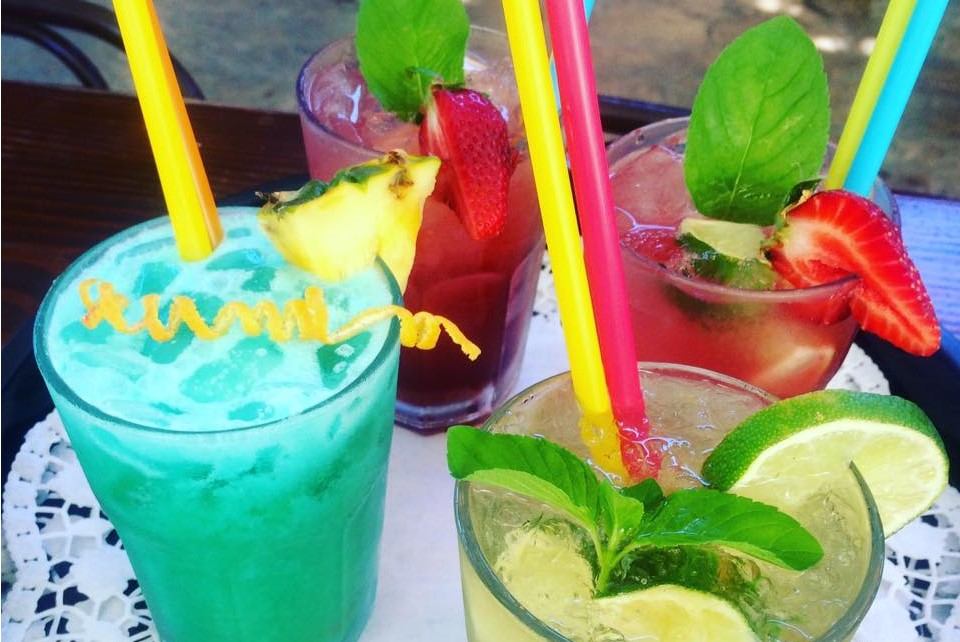 Posjetite COCKTAIL BAR na plaži u Vrsaru