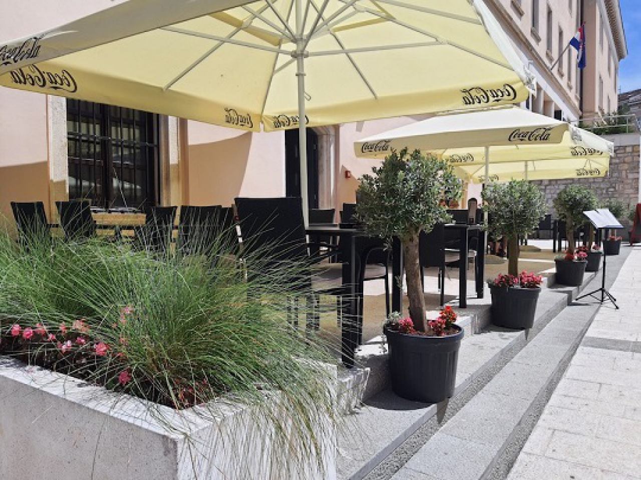 SEAVIEW RESTAURANT AND LOUNGE BAR RIVA