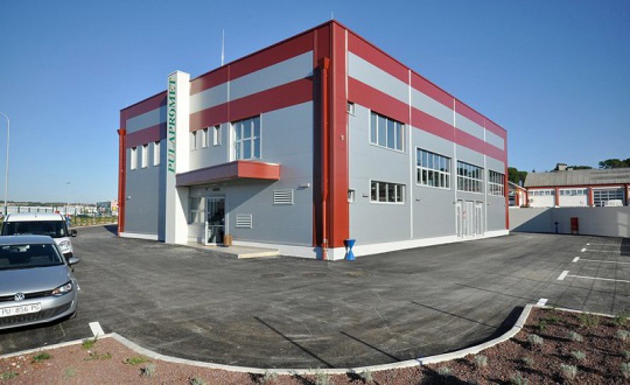 INDUSTRIJSKA VRATA