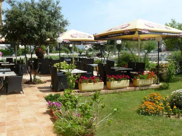 RESTORAN TAMARIS