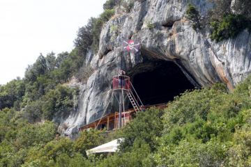 Boat trip to the pirate cave