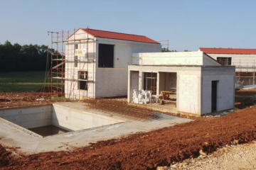 Kompletne adaptacije, Istra