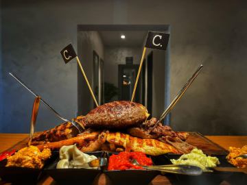 Ćevapi, pljeskavice, domaći krumpir