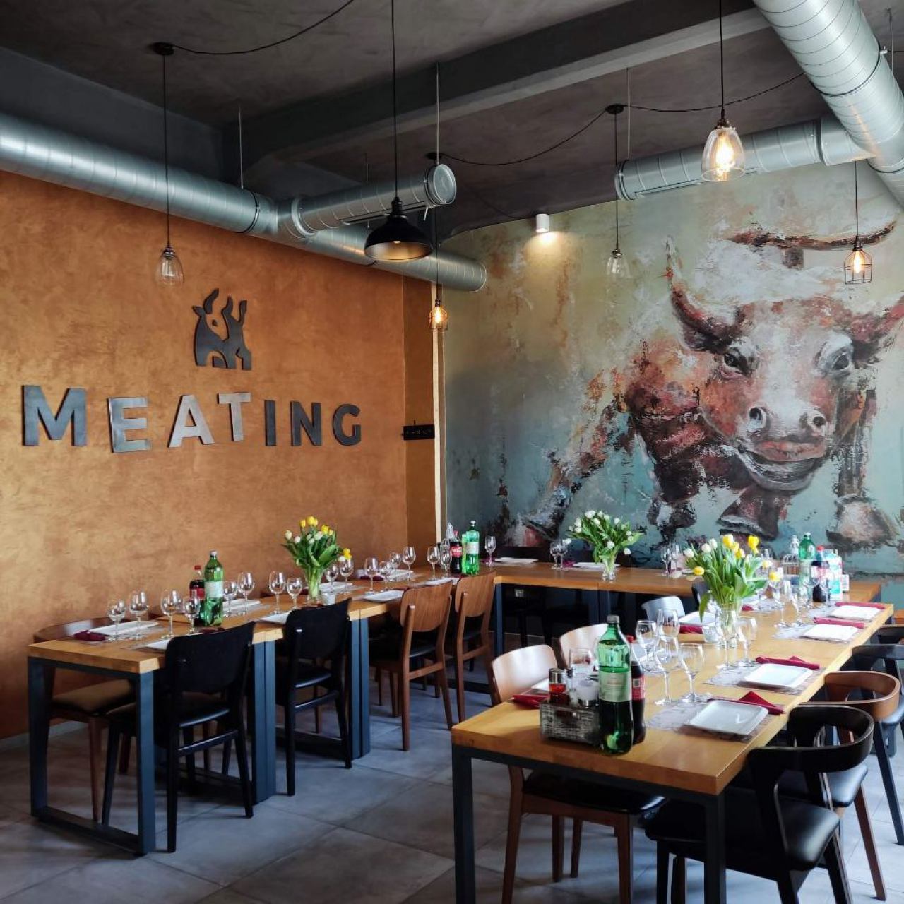 meating-restaurant-lounge-bar-3956768054.jpg