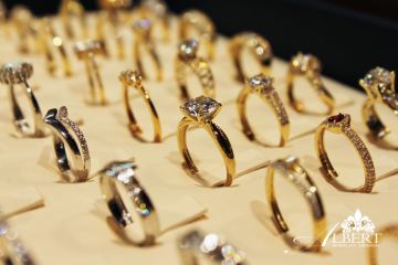 Zlatno i srebrno prstenje 