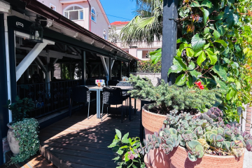 Restaurant and cocktail bar, Rab